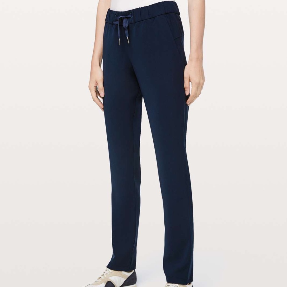 Lululemon On the Fly 31" Navy Size 6